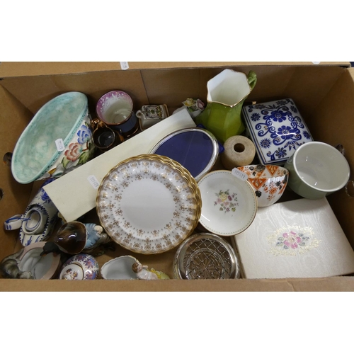 102 - Miscellaneous items including ornaments, etc.