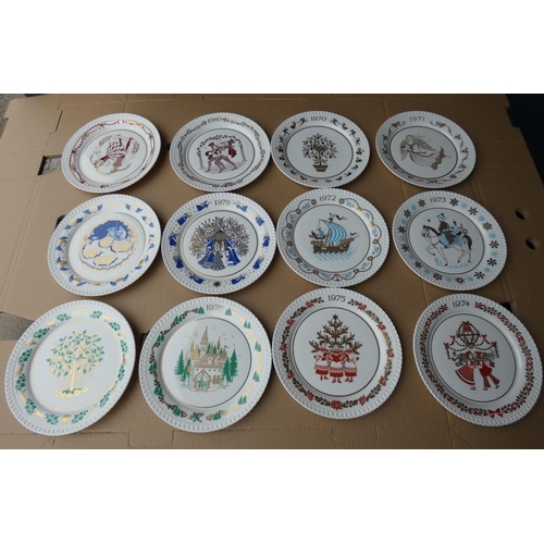 74 - Collection of Spode Christmas plates, 1970s and 1980s.