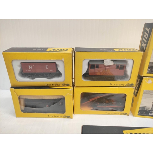 116 - Trix Trains. 00 gauge boxed rolling stock to include 12 tonne covered van, Construction Kits No 2013... 