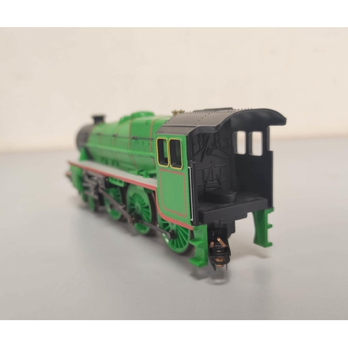 136 - Hornby. Thomas and Friends 00 gauge model 4-6-0 locomotive and tender, 'Henry the Green Engine' DCC ... 