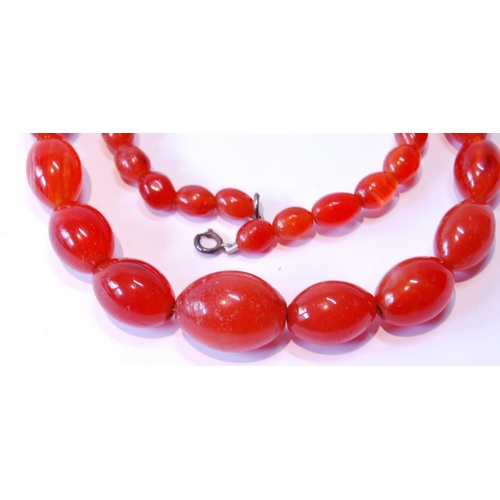 108 - Carnelian graduated bead necklet.