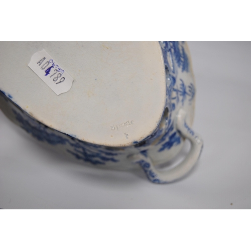 235 - Spode blue and white porcelain chestnut basket on stand, c. late 18th/early 19th century, with flora... 