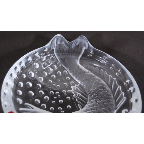 218 - Lalique of France circular glass dish (20th century) with relief decoration of a fish, etched 'Laliq... 