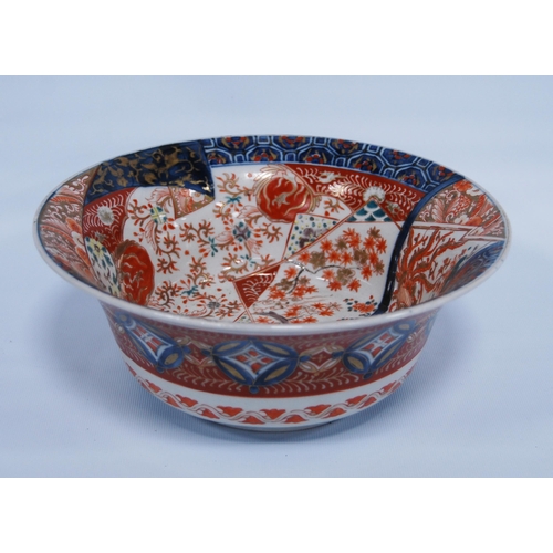 290 - Japanese Fukagawa-style porcelain bowl (20th century) decorated all over with Imari floral panels, f... 