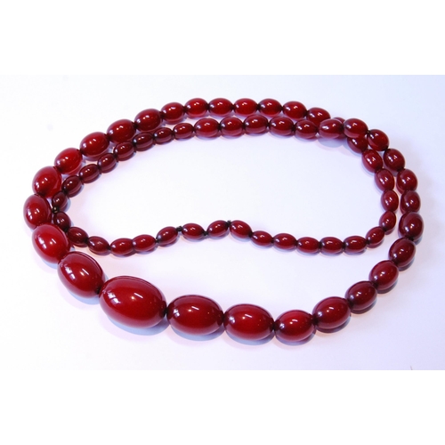 101 - Amber bead necklet, 75g.