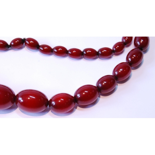 101 - Amber bead necklet, 75g.