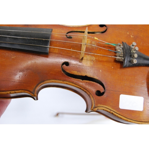 205 - Antique German violin, c. 1920s, one-piece back, bears label 'Copy of Nikolaus Amati, Made in German... 