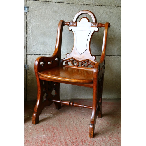 711 - Pair of oak Lorimer style chairs, with domed surmount over shaped splat and seat, with foliate carve... 