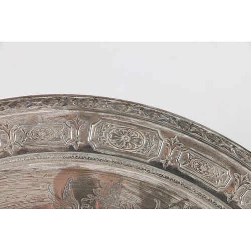 67A - Towle silver dish in Pompeian Adam pattern, 26cm diameter, 273g.