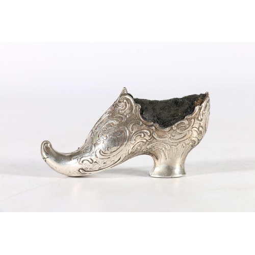 67C - Edward VII novelty pin cushion in the form of a shoe, hallmarked Maurice Freeman, Chester (Import Ma... 