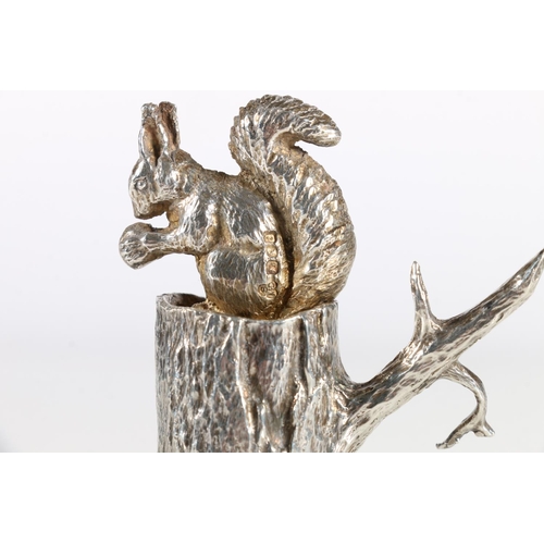 67G - Silver figure of a squirrel sitting on stump, hallmarked S M D Castings, London (likely) 1974, ... 