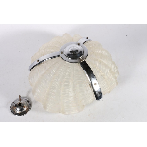 170A - French Art Deco frosted glass clam shell plafonnier or ceiling light, 34cm.