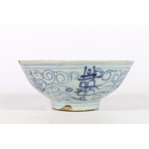 525A - 17th century late Ming Dynasty cobalt blue and white bowl, 5.5 x 14cm.