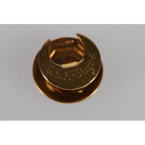 247 - 9ct gold and enamel long service button by Garrard & Co Ltd, London, 4.3g.