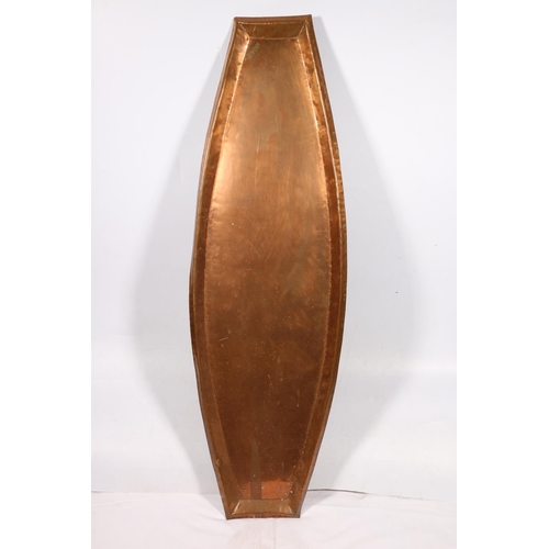 372 - Salmon serving copper tray with raised edges and cut sides, 110 x 33cm.