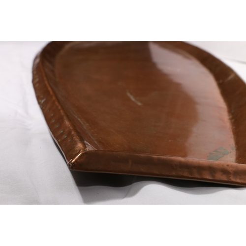 372 - Salmon serving copper tray with raised edges and cut sides, 110 x 33cm.