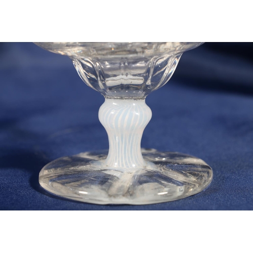 425 - 18th century glass sweetmeat dish, 7.2cm.