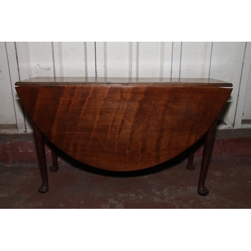 675 - 19th century mahogany drop-leaf Pembroke table, raised on turned supports, terminating in pad feet, ... 