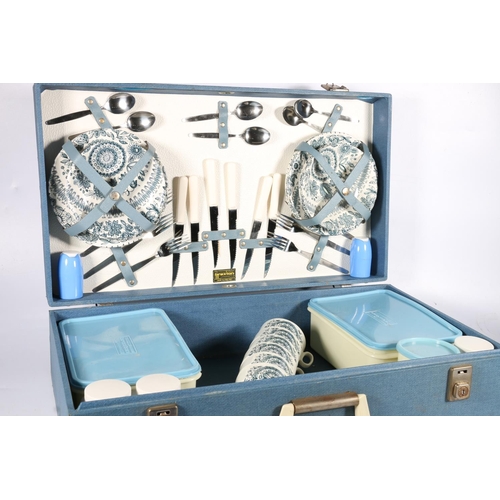 397 - Vintage Brexton picnic set in traveling case, 16 x 58 x 32cm.