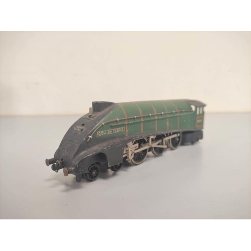 127 - Two 00 gauge Hornby Dublo A4 4-6-2 Golden Fleece Type L 11 60030 locomotives (2).