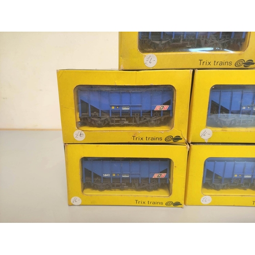 129 - Trix Trains. Five boxed 00 gauge BRT Bulk Grain Hoppers. (5)