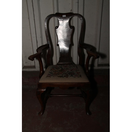 647 - Fine early 20th century walnut carver armchair, having shaped top rail, splat with scroll motifs, ou... 