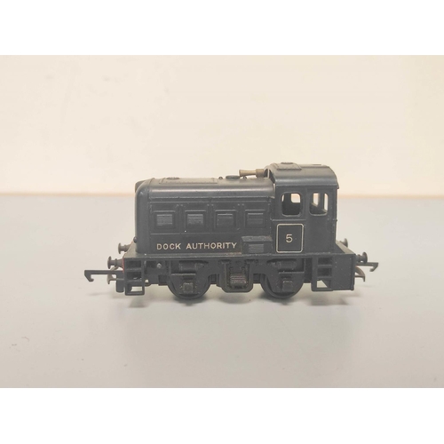 132 - Box of 00 gauge diesel shunter locomotives to include nine Hornby Dock Authority shunters R253, issu... 