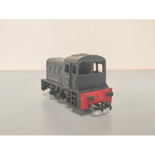 132 - Box of 00 gauge diesel shunter locomotives to include nine Hornby Dock Authority shunters R253, issu... 