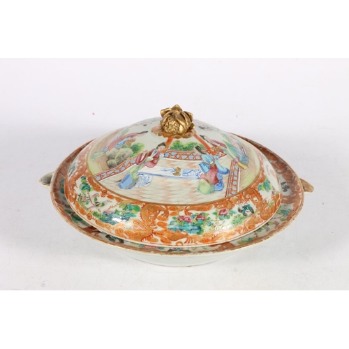 569 - Chinese armorial warming dish  bearing 'Fidelitas' above crane device to lid and base, 13cm high, al... 