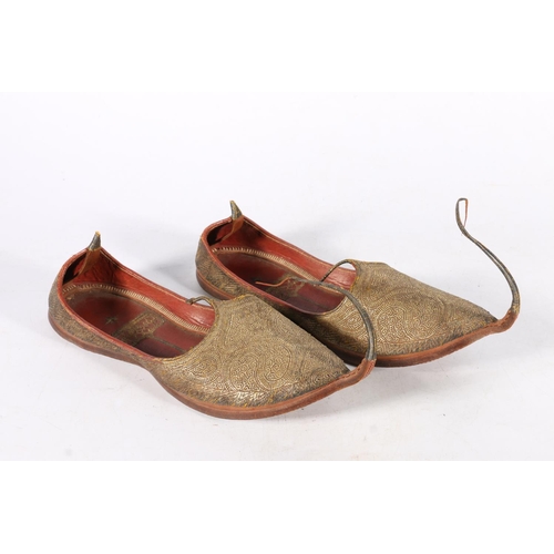 578 - Antique pair of Persian Indian shoes, 30cm.