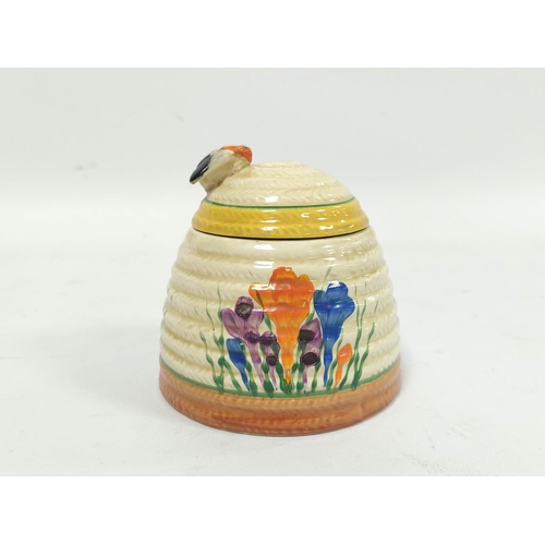 250 - Clarice Cliff (1899-1972) Bizarre Autumn Crocus honey pot with cover, back stamp to underside, appro... 