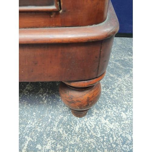 360 - Victorian mahogany bow front chest of drawers, with two short drawers above three long drawers, with... 