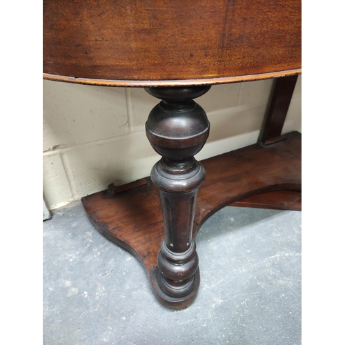 362 - Victorian mahogany bow front dressing table, with swing mirror above two small drawers with a furthe... 