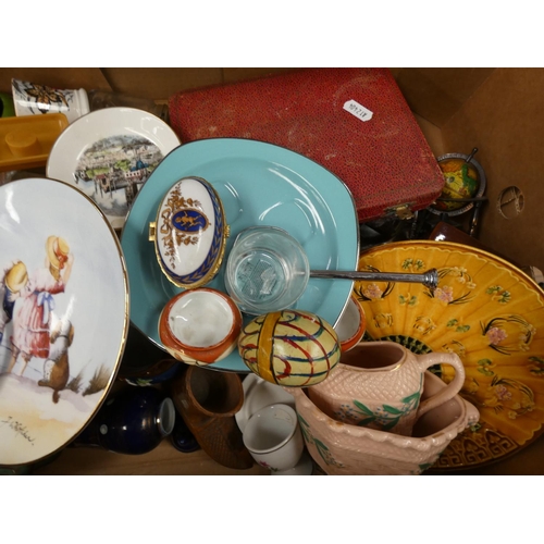 142 - Collection of decorative items including plates, trinket boxes, etc.