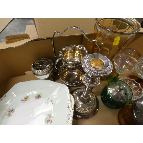 223 - Quantity of miscellaneous items including crockery, glass ware and metal ware.