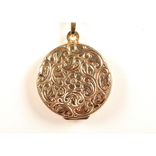 79 - 9ct gold chain and locket pendent5 grams