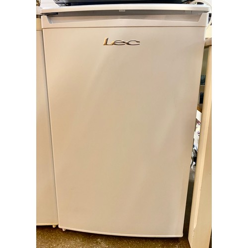 584 - White Lec fridge