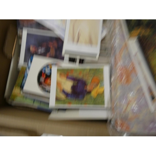 400 - Box of postcards, mainly art related.