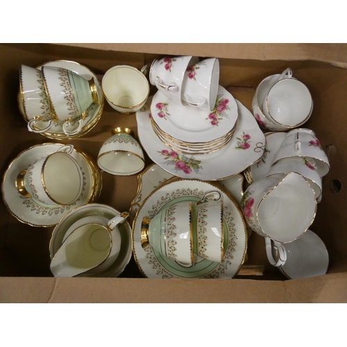 500 - Box of various tea wares.