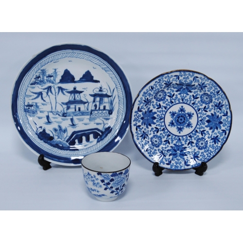 298 - Chinese export Kraak porcelain plate, unmarked, probably Kangxi period, decorated all over with blue... 