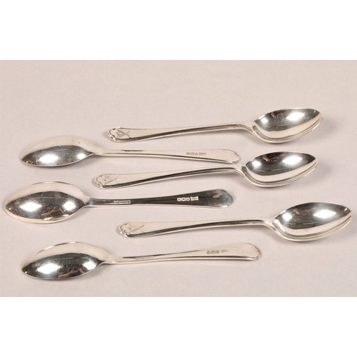 191 - Set of six silver teaspoons in case, hallmarked Walker & Hall Sheffield 1932