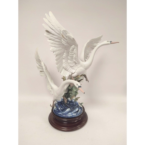 279 - RE-ENTER NEXT ANT SALE EST 100-200 Lladro figure group #5192 Take Flight, the large group modelled a... 