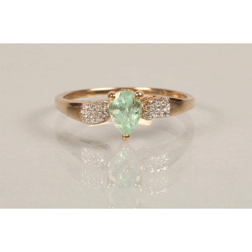 50 - Ladie 9ct gold dress ring with white stones around a centre blue green stonering size O