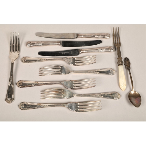186 - Small quantity of plated cutlery
