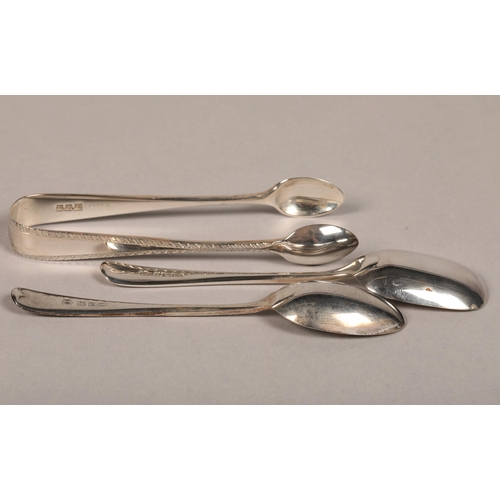 192 - Twelve Edward VII silver teaspoons with tongs and preserve spoon, fitted case, 272 grams