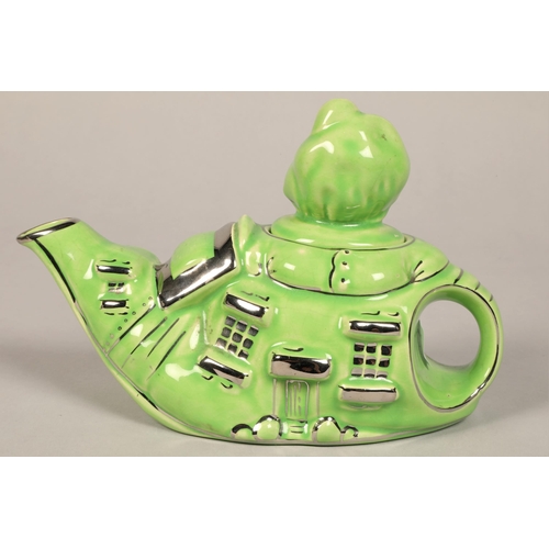 40 - Lingard Mother Hubbard novelty teapot