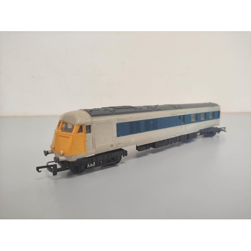 102 - Box of 00 gauge locomotives, rolling stock and components, comprising mostly of issues by Triang to ... 