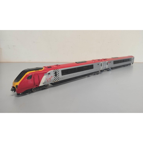 103 - Bachmann. Two 00 gauge Bachmann Branchline 32-602 Class 220 Voyager locomotives and tenders, a boxed... 