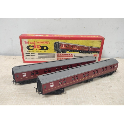 105 - Triang Railways. Boxed 00 gauge models to include Girder Bridge R78, 4-6-2 