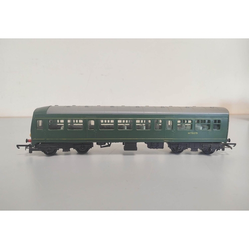 112 - Box of 00 gauge rolling stock comprising of eight Tri-ang R167/8 DMU Power Cards M79628, four Tri-an... 